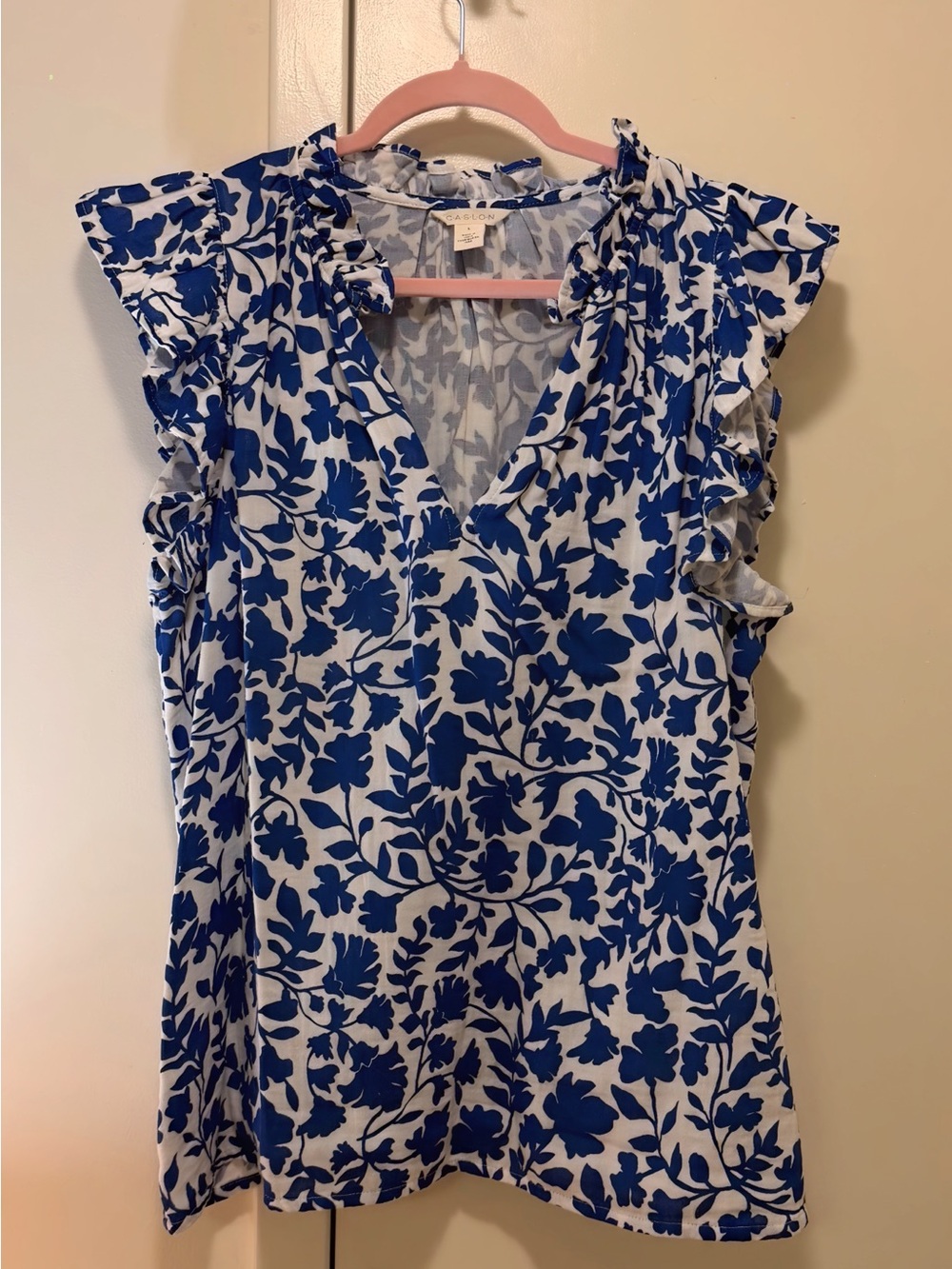 Caslon Blue & White Floral Ruffle Flutter Sleeve V-Neck Blouse Top